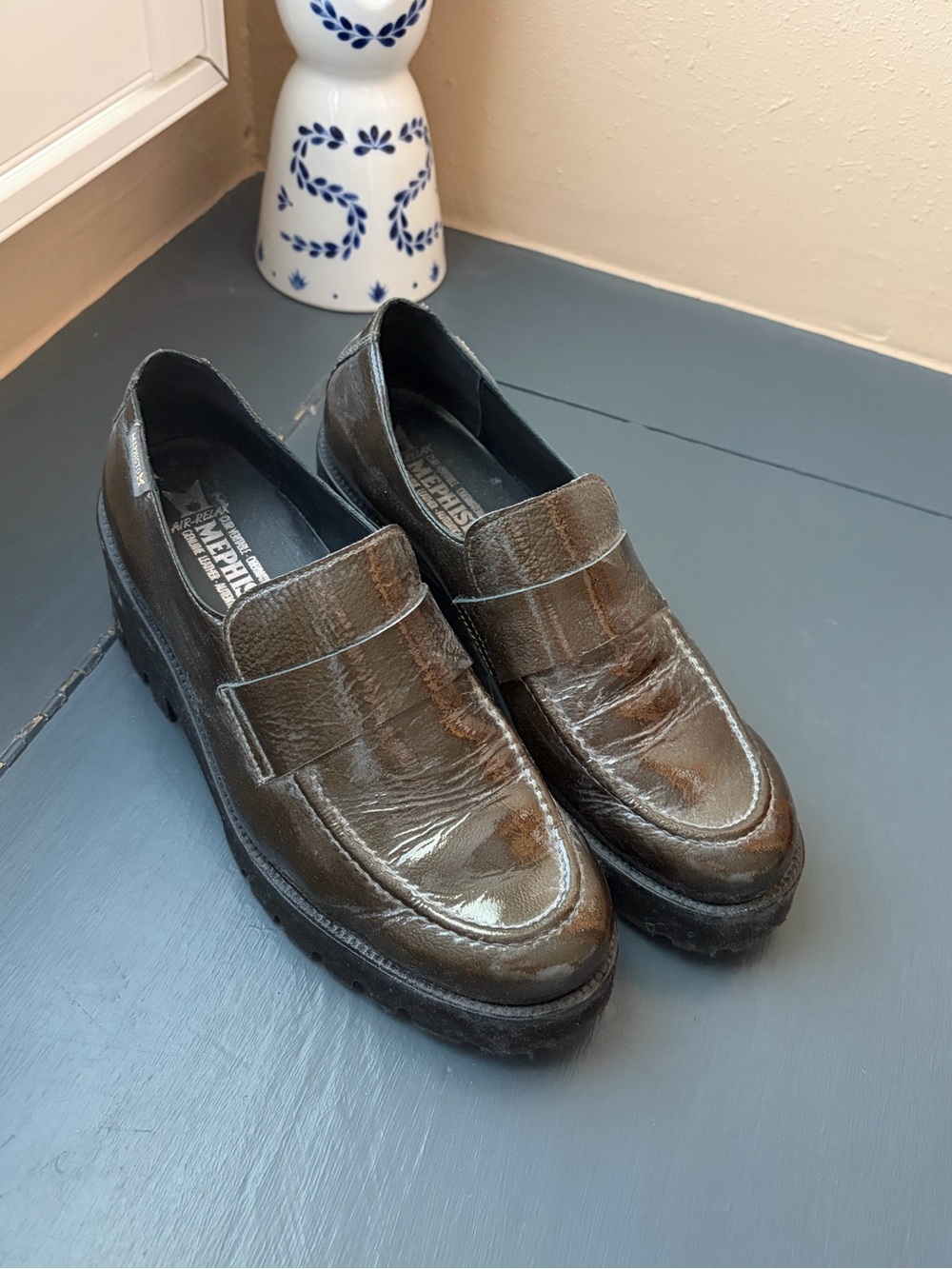 Women’s Mephisto Olive Green Patent Leather Penny Loafers 9.5/10